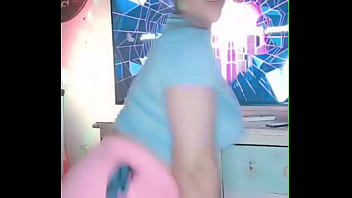 Latina caliente a la que le encanta hacer twerking