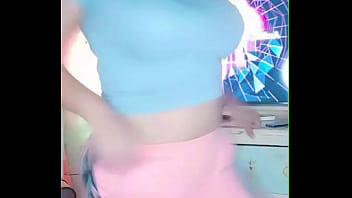 Latina caliente a la que le encanta hacer twerking