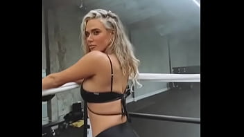 Lana flaunting her sexy ass