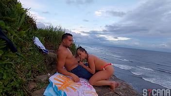 Transei com uma loira gostosa que conheci na praia