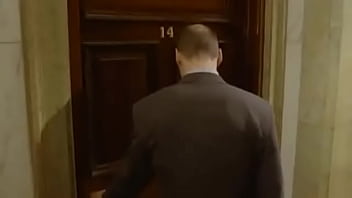 Vídeo de verificación charmless man blur oficcial video