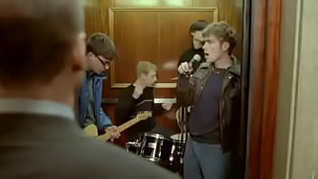 Vídeo de verificación charmless man blur oficcial video
