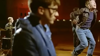 Vídeo de verificación charmless man blur oficcial video