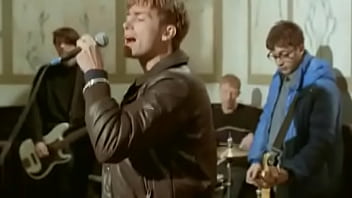 Vídeo de verificación charmless man blur oficcial video