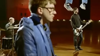 Vídeo de verificación charmless man blur oficcial video
