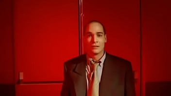 Vídeo de verificación charmless man blur oficcial video