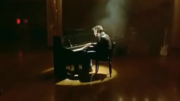 Vídeo de verificación charmless man blur oficcial video