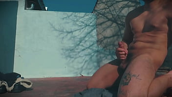 Big men sexy big cock y culo tomando sol sensualidad cómoda relajado y acostado