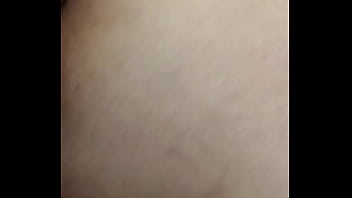 Gozando con el dildo adentro