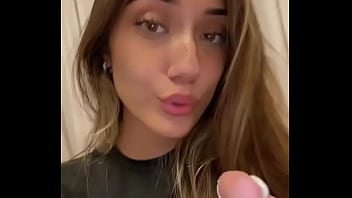 This girls smile will make you go crazy