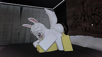 Culeando a una furrita dentro de un condito de roblox