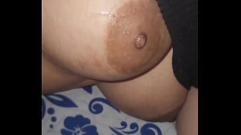 Rica mamada de guebo hasta dejarlo sin una gota de leche