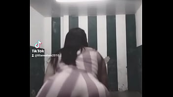 Lili gostosa com seu cuzão