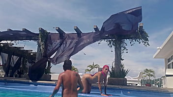 Sexo en la piscina