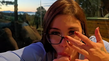 Levei a novinha para um chalé nas montanhas e fodi com ela ao ar livre com uma vista fantástica ainda gozei na boca 2