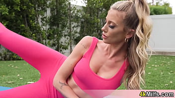 Golddigger wife versus a gym trainer Golddigger wife versus a gym trainer