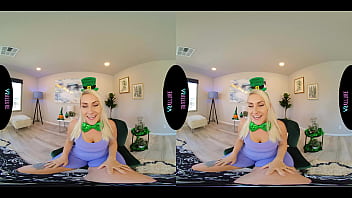 Naturally Busty Blonde Masturbates On St Patrick's Day In Virtual Reality thumbnail