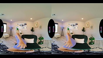 Naturally Busty Blonde Masturbates On St Patrick's Day In Virtual Reality thumbnail