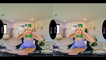 Naturally busty blonde masturbates on st patrick's day in virtual reality