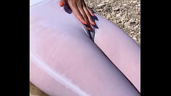 Eso sucede cuando mojo mi lycra ️that's what happens when i wet my leggings