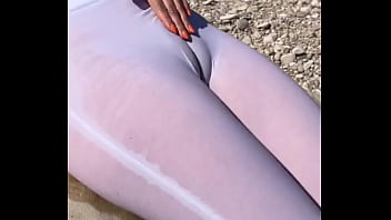 Eso sucede cuando mojo mi lycra ️that's what happens when i wet my leggings