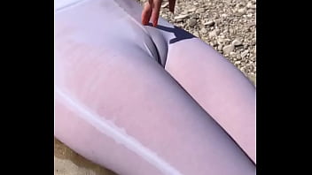 Eso sucede cuando mojo mi lycra ️that's what happens when i wet my leggings