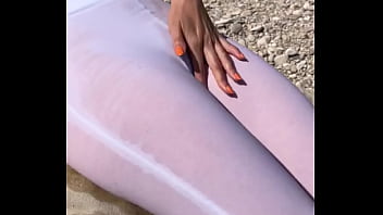 Eso sucede cuando mojo mi lycra ️that's what happens when i wet my leggings