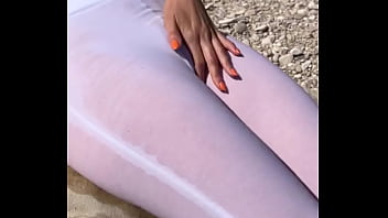 Eso sucede cuando mojo mi lycra ️that's what happens when i wet my leggings