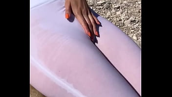 Eso sucede cuando mojo mi lycra ️that's what happens when i wet my leggings