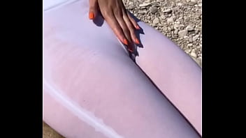 Eso sucede cuando mojo mi lycra ️that's what happens when i wet my leggings