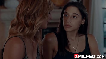 Horny milf fuck the private journalist