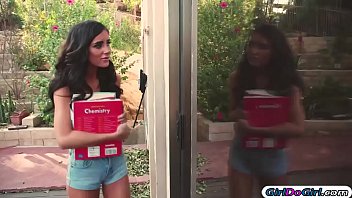 Kristen scott licked n facesitted by her study friend naomi