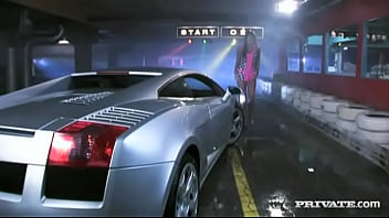 Cute simony strips and gets fucked outdoors at night in a car