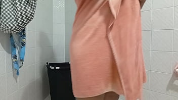 Gordibuena dándose un baño