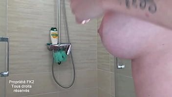 Family holiday ep 4 5 "plaisir solo chez mes parents" ici tu as le teaser pour