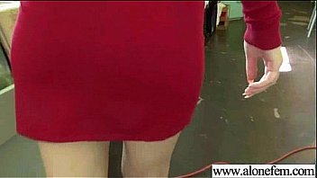 Alaina fox amateur girl put in her pussy crazy sex things video 01