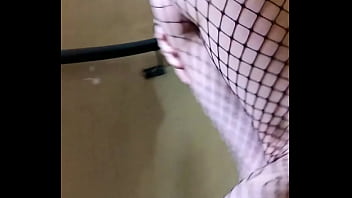 I walk naked on the stairs of an apartment building