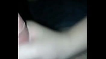 Me la pone dura con su saliva