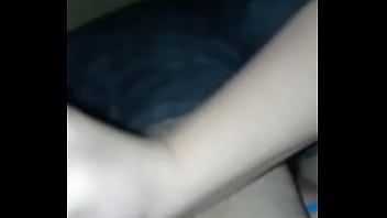 Me la pone dura con su saliva