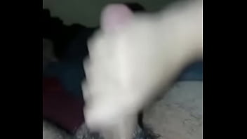 Me la pone dura con su saliva