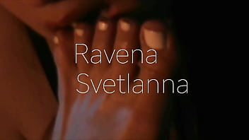 Gorgeous svetlanna seduces ravena with her sensual white toenails