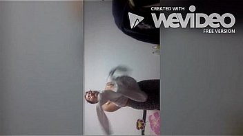 Colombiana pillada cambiandose