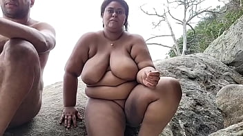 Me exibindo na praia de abricó nudismo fiquei pelada e todo mundo olhando