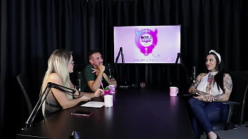 Os atendimentos que faz com as duas namoradas não ia curtir fazer gang bang com desconhecidos e quando foi pro motel lexi mallet sheer red