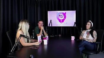 Os atendimentos que faz com as duas namoradas não ia curtir fazer gang bang com desconhecidos e quando foi pro motel lexi mallet sheer red