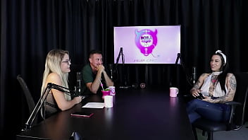 Os atendimentos que faz com as duas namoradas não ia curtir fazer gang bang com desconhecidos e quando foi pro motel lexi mallet sheer red