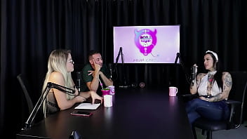 Os atendimentos que faz com as duas namoradas não ia curtir fazer gang bang com desconhecidos e quando foi pro motel lexi mallet sheer red