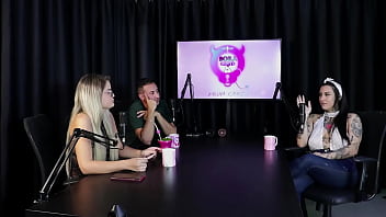 Os atendimentos que faz com as duas namoradas não ia curtir fazer gang bang com desconhecidos e quando foi pro motel lexi mallet sheer red