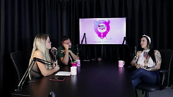 Os atendimentos que faz com as duas namoradas não ia curtir fazer gang bang com desconhecidos e quando foi pro motel lexi mallet sheer red