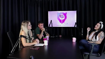 Os atendimentos que faz com as duas namoradas não ia curtir fazer gang bang com desconhecidos e quando foi pro motel lexi mallet sheer red